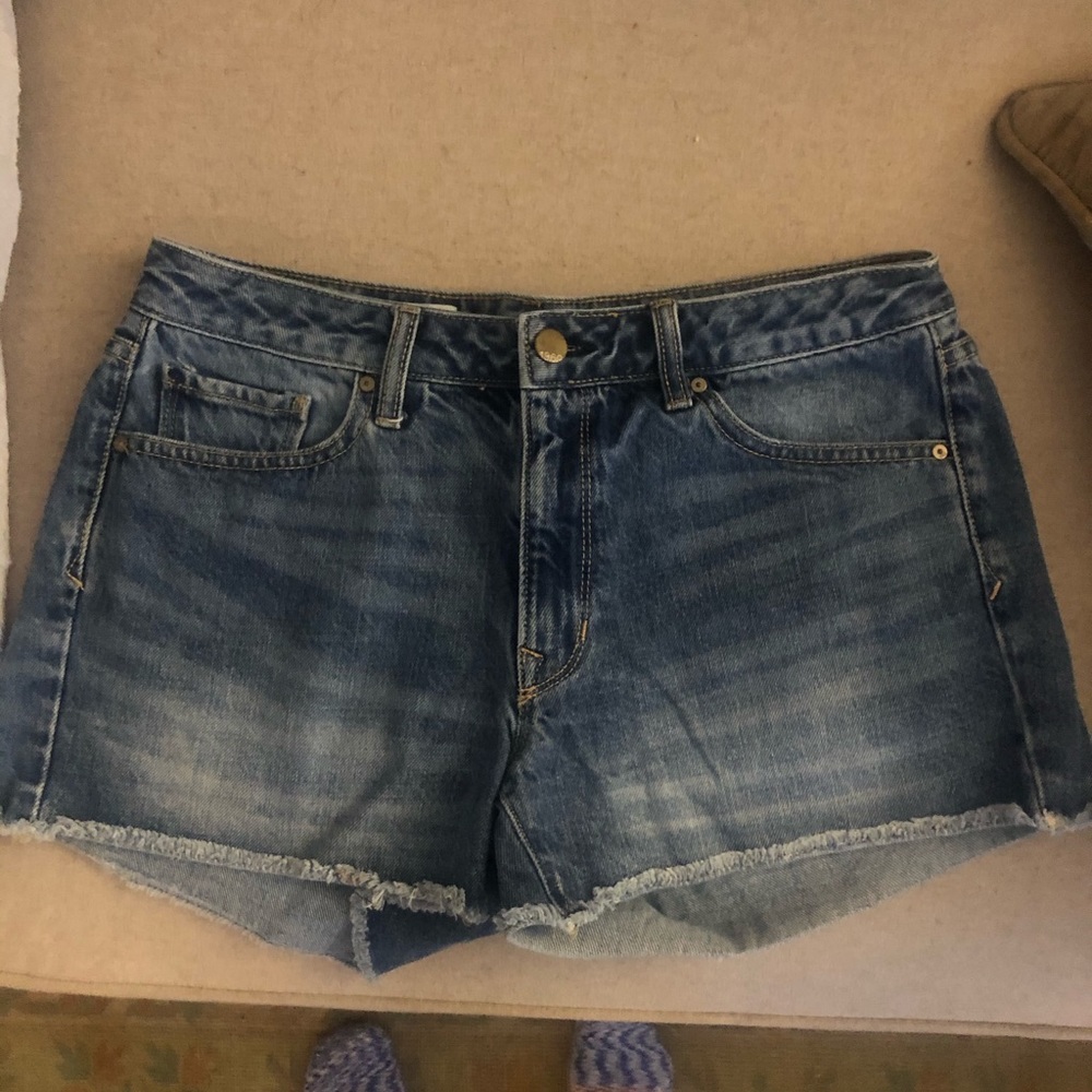 Slim cut off GAP jean shorts